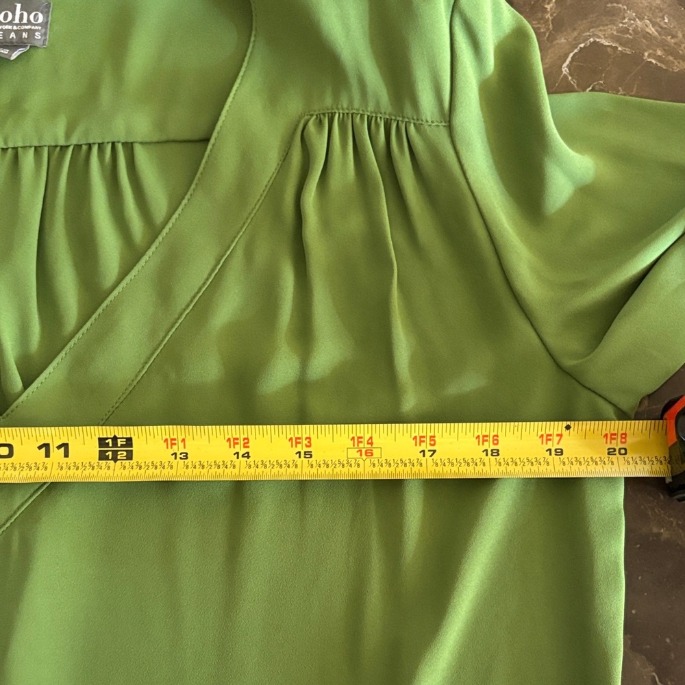 Soho Vibrant Green Blouse with V-Neck - Picture 7 of 9